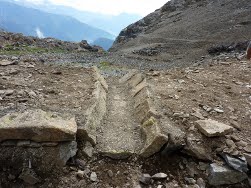  Rigole de decharge en direction de Champoleon